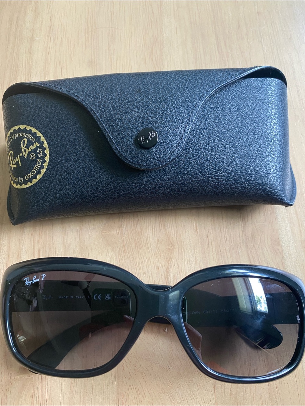 Jackie Ohh RB4101 Ray-Ban Women's Black sunglasses- polarized